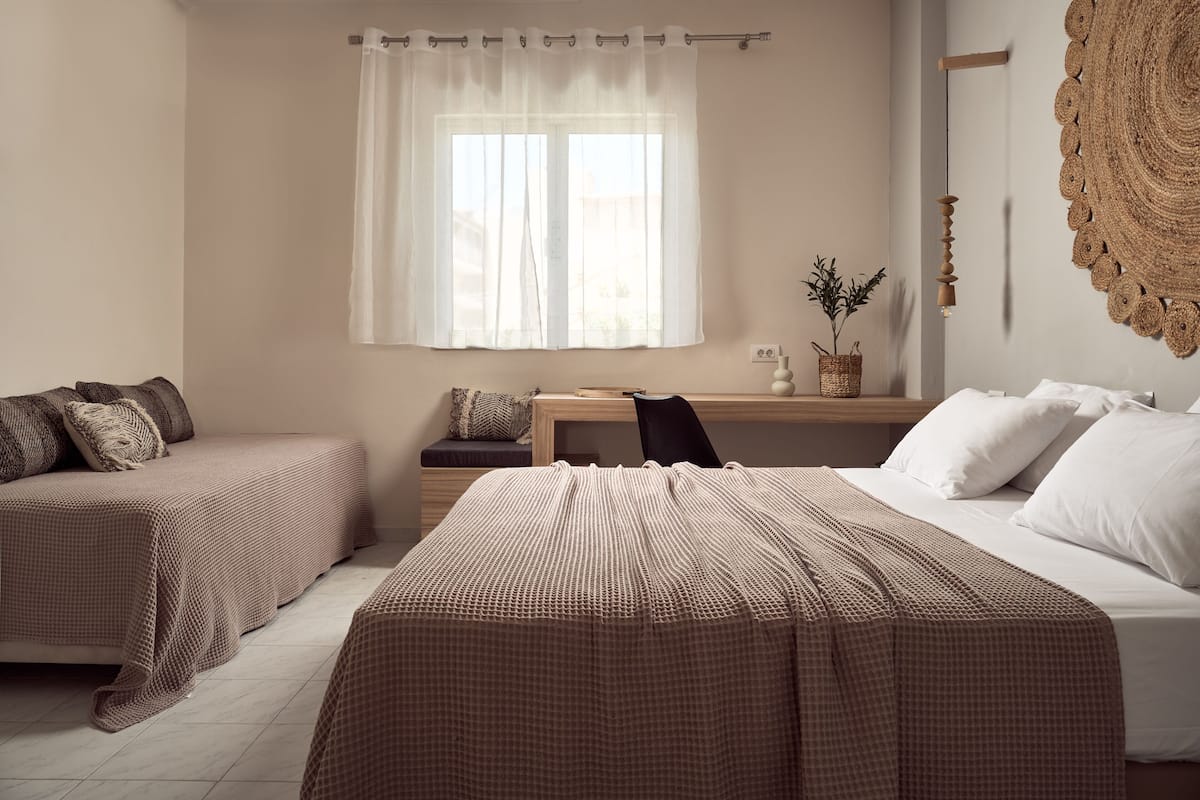 Economy Triple Room | Egyptian cotton sheets, premium bedding, Select Comfort beds