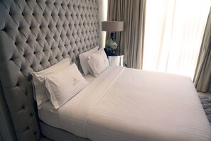 Habitación doble Deluxe | Caja de seguridad en la habitación, cortinas blackout y wifi gratis 