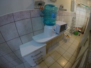 Apartment 250 | Private kitchenette