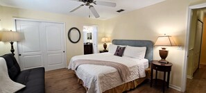 4 habitaciones, tabla de planchar con plancha, wifi y ropa de cama 