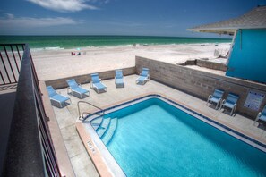 Unclassified image, 3 of 48, button