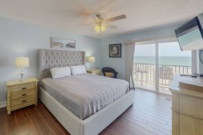 2 bedrooms, iron/ironing board, free WiFi - Spectacular Beachfront Corner Unit w/ Views, Pool and Great Location on Madeira Beach (Madeira Beach)