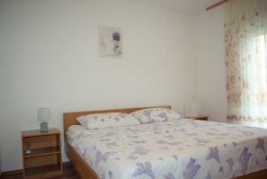 4 chambres, fer et planche à repasser, Wi-Fi gratuit, draps fournis