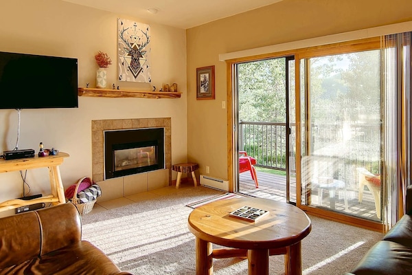 Enjoy moountain views from the living room.