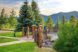 Unclassified image, 5 of 49, button