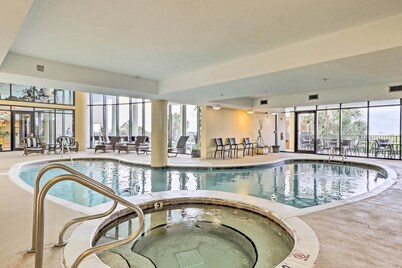 Beachfront Dauphin Island Condo w/ 2 Pools & Sauna