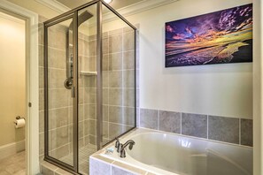 Hair dryer, towels - Beachfront Dauphin Island Condo w/ 2 Pools & Sauna (Dauphin Island)