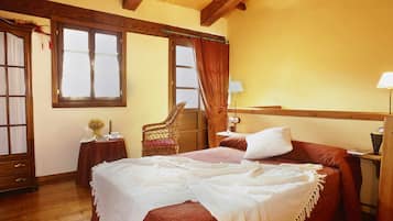 1 bedroom, iron/ironing board, bed sheets