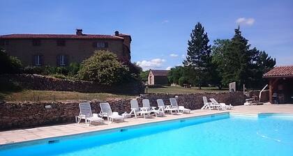 Schloss mit Swimming Pool und Burg in Südfrankreich, Millau, bit etwa 25 Personen