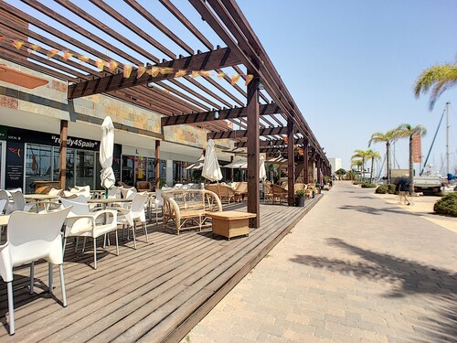 3 Bed refurbished house with air con and shared pool 5 mins walk to Mar Menor