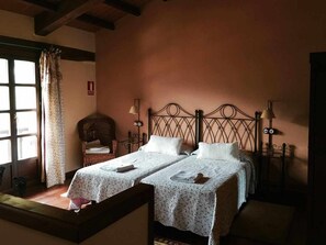 1 chambre, fer et planche Ă repasser, draps fournis