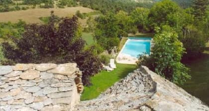 Stilvolles Ferienhaus, Pool, 12 Gäste, nahe Millau – Larzac – Gorges du Tarn