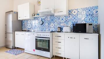 Frigorifero, microonde, forno, lavastoviglie