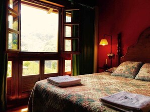 1 bedroom, iron/ironing board, travel cot, bed sheets