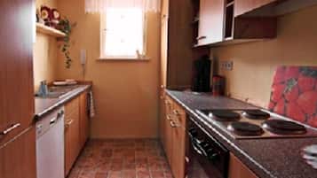 House | Private kitchen | Fridge, microwave, oven, dishwasher