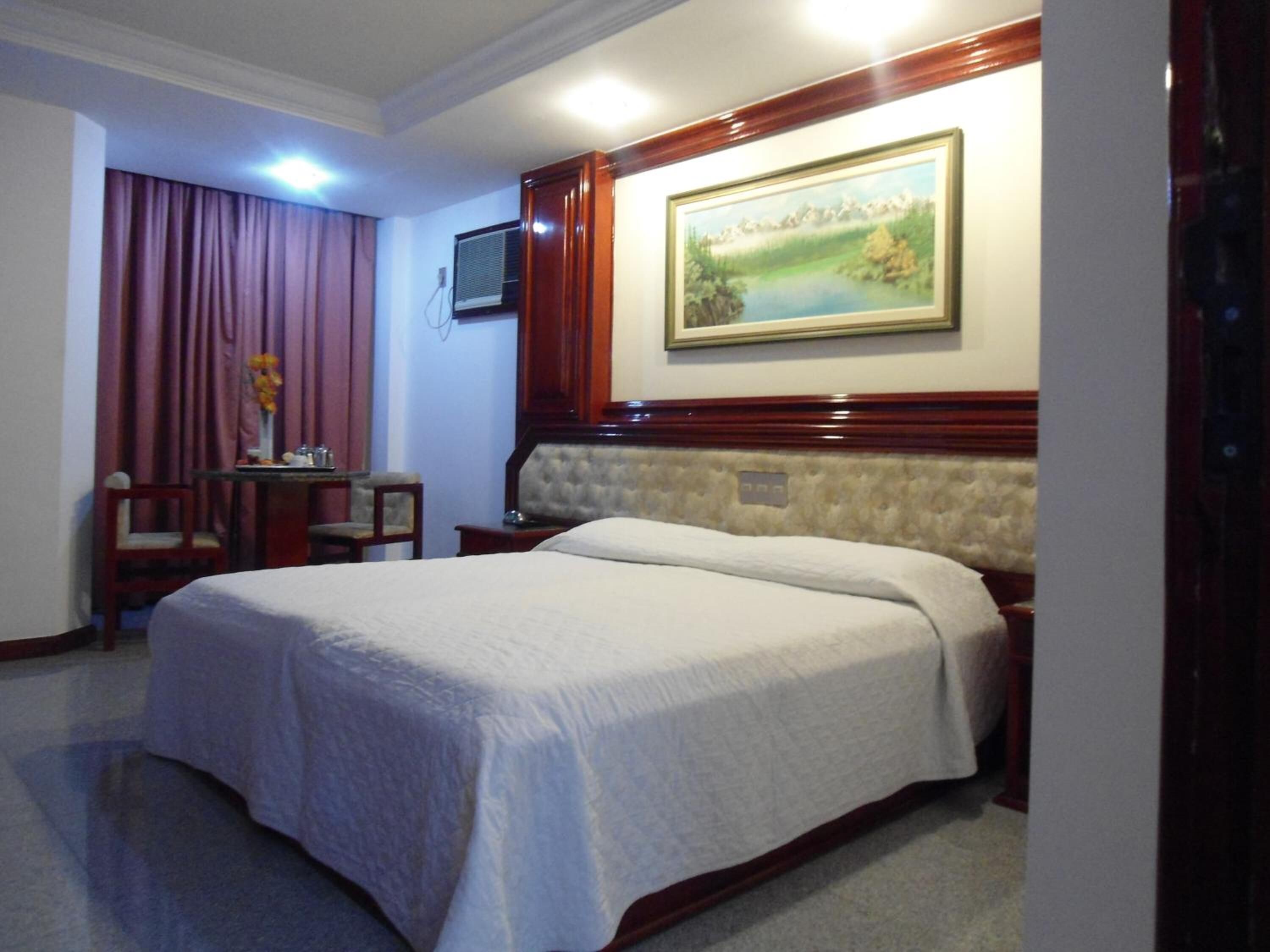 1 bedroom, minibar, desk, blackout curtains