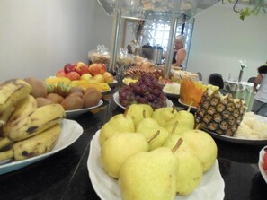 Desayuno buffet incluido todos los días