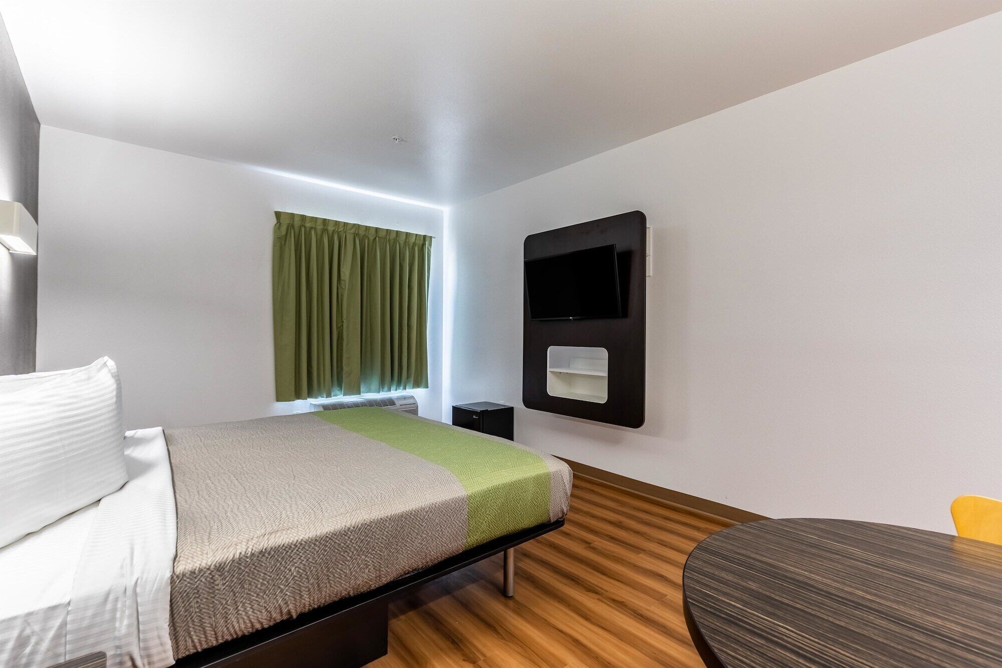 免费 WiFi、床单