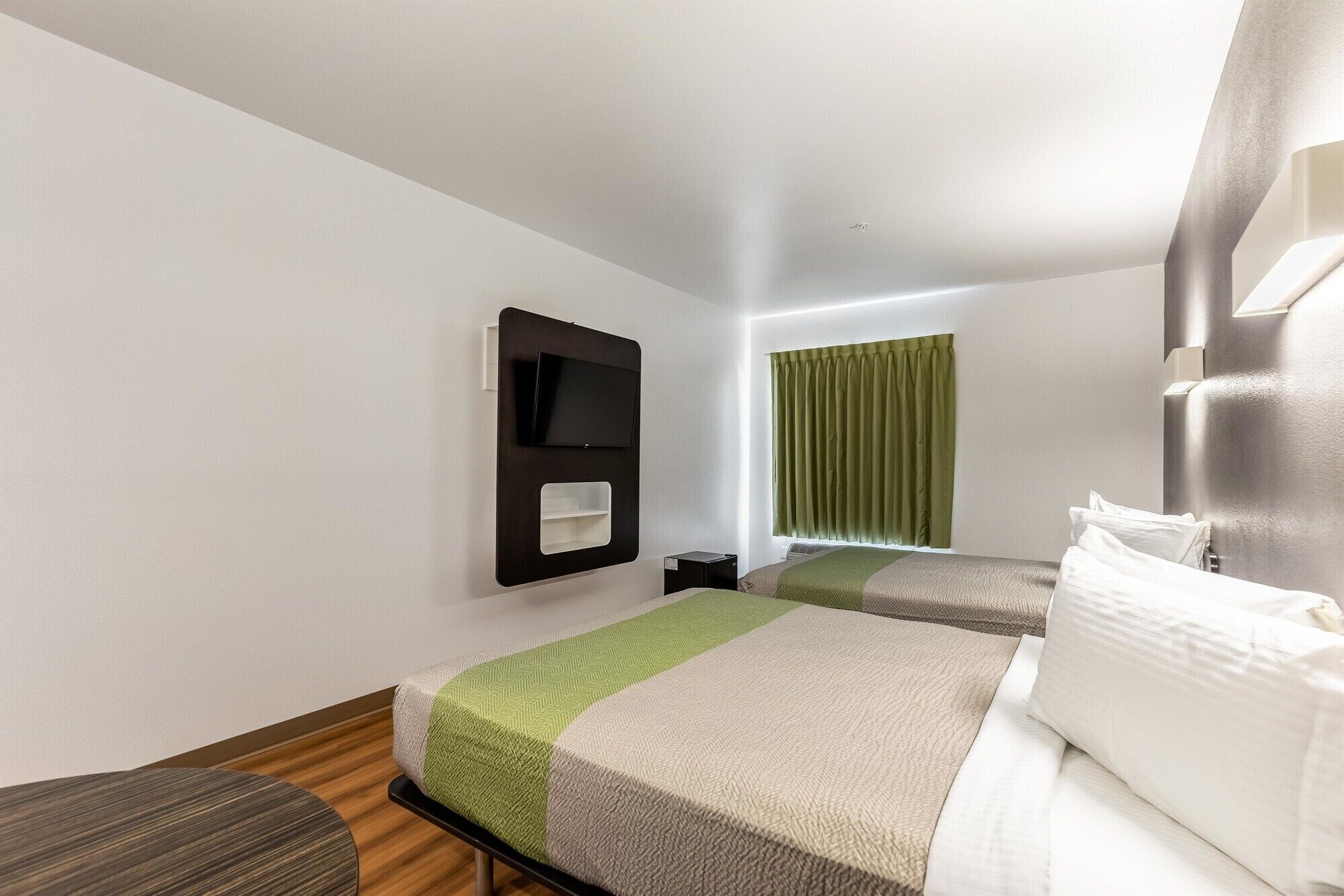 Photo - Motel 6-Las Vegas, NV - Motor Speedway