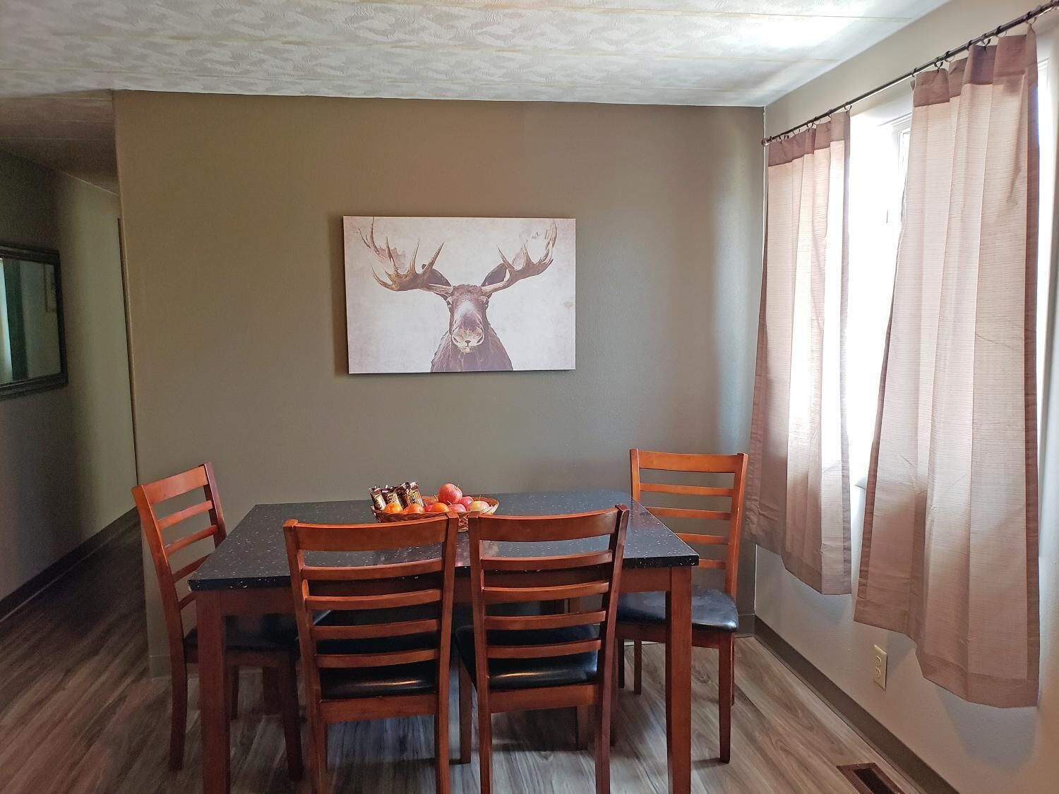 Full-size fridge, microwave, coffee/tea maker