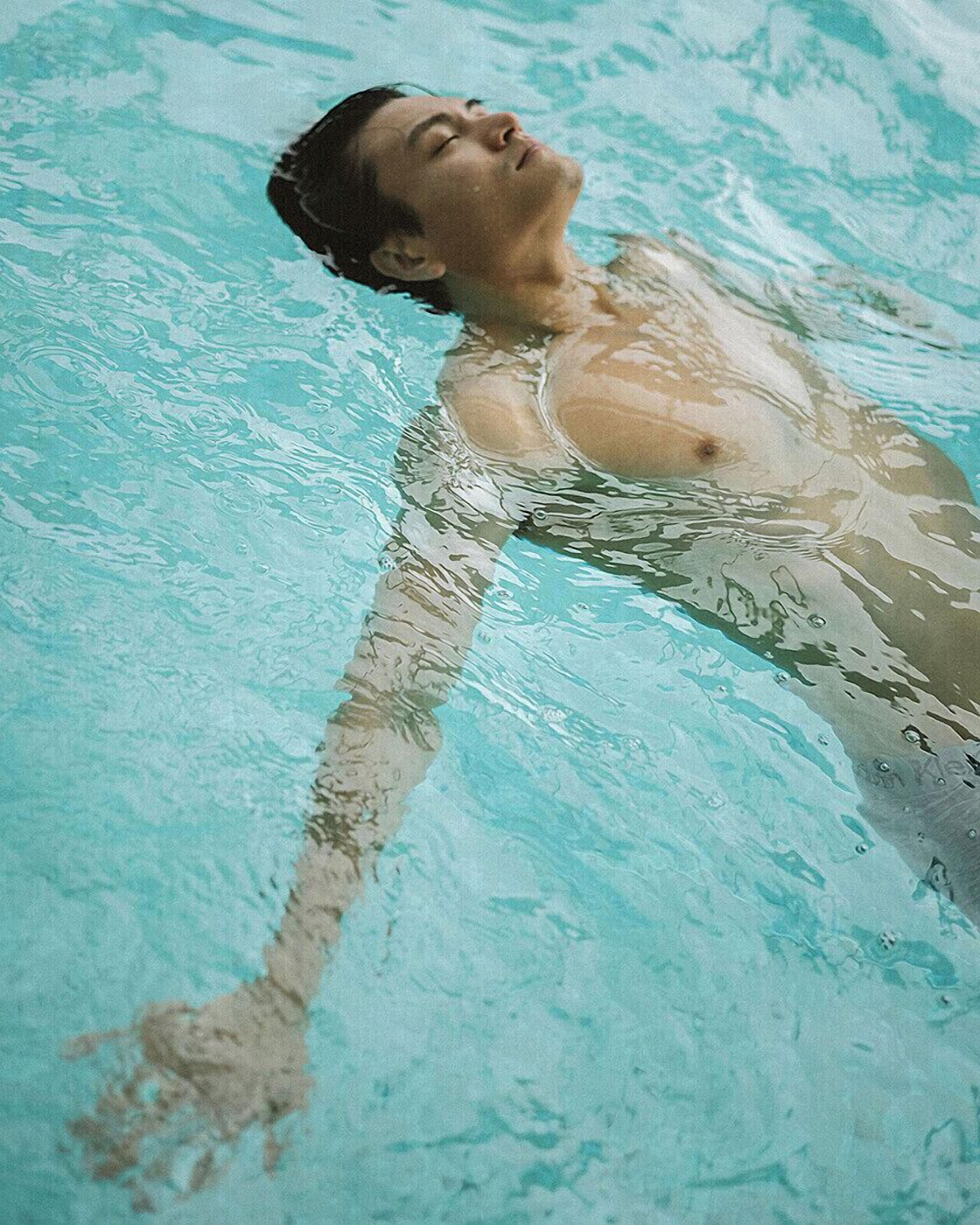 indoor pool, pool loungers