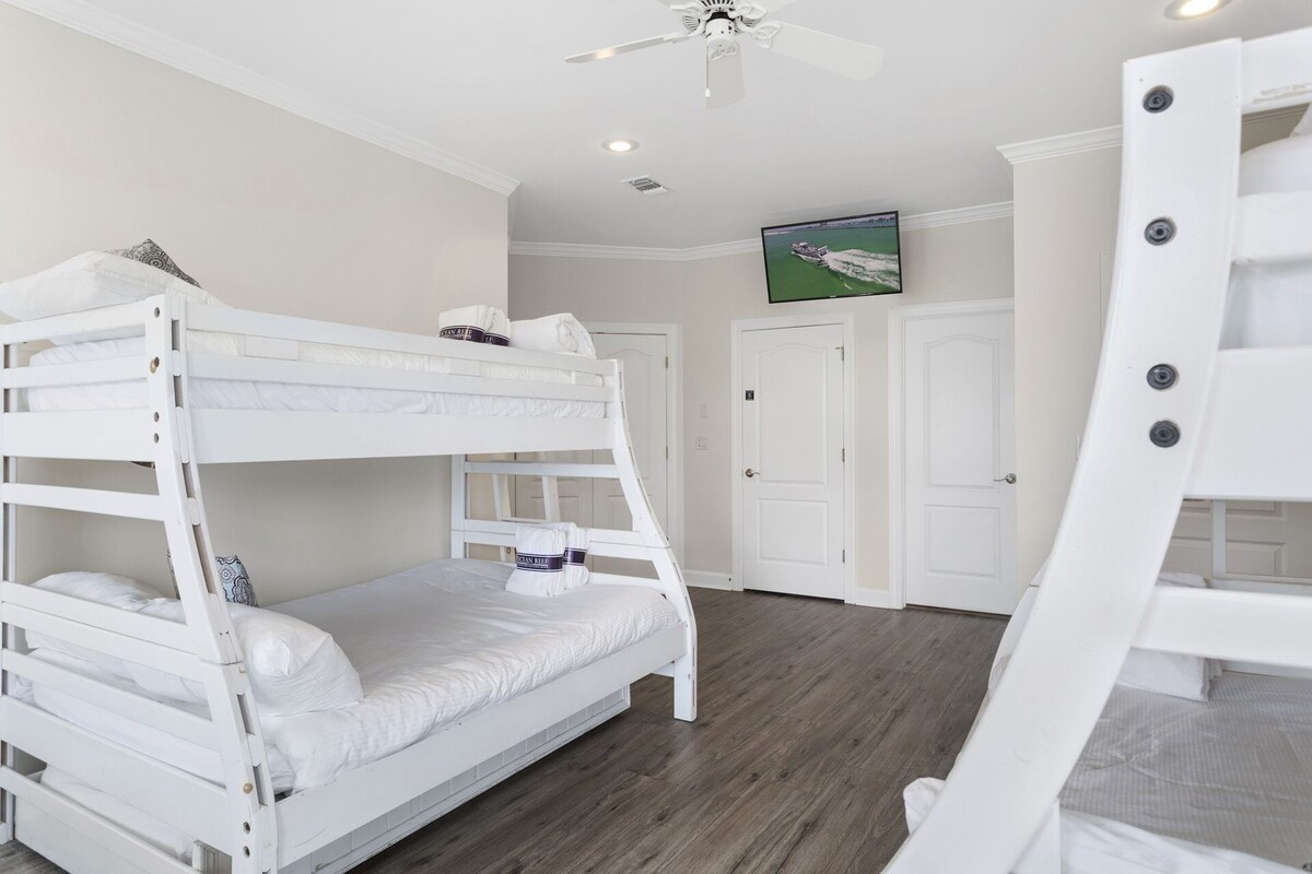 Photo 19 of Sea the Sun - Gulf View, Heated Private Pool, Pet Friendly, Free Beach Service!