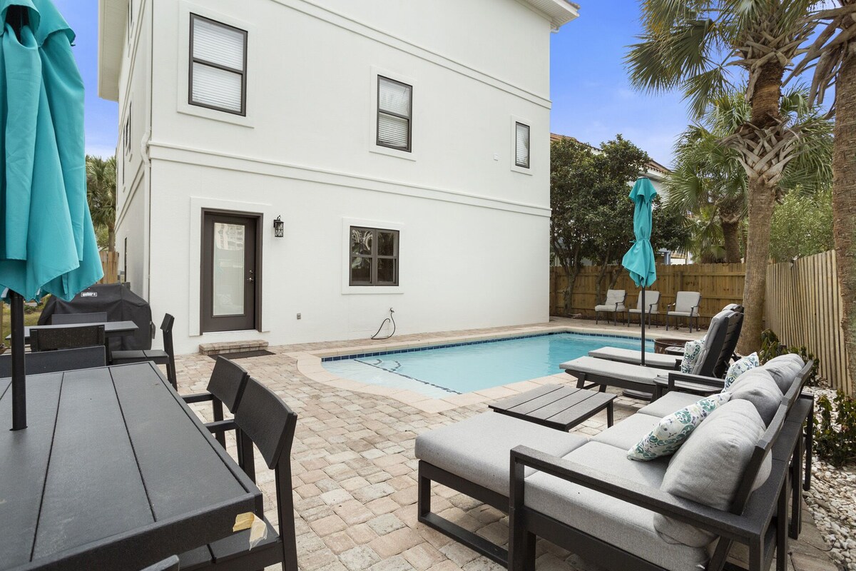 Photo 2 of Sea the Sun - Gulf View, Heated Private Pool, Pet Friendly, Free Beach Service!
