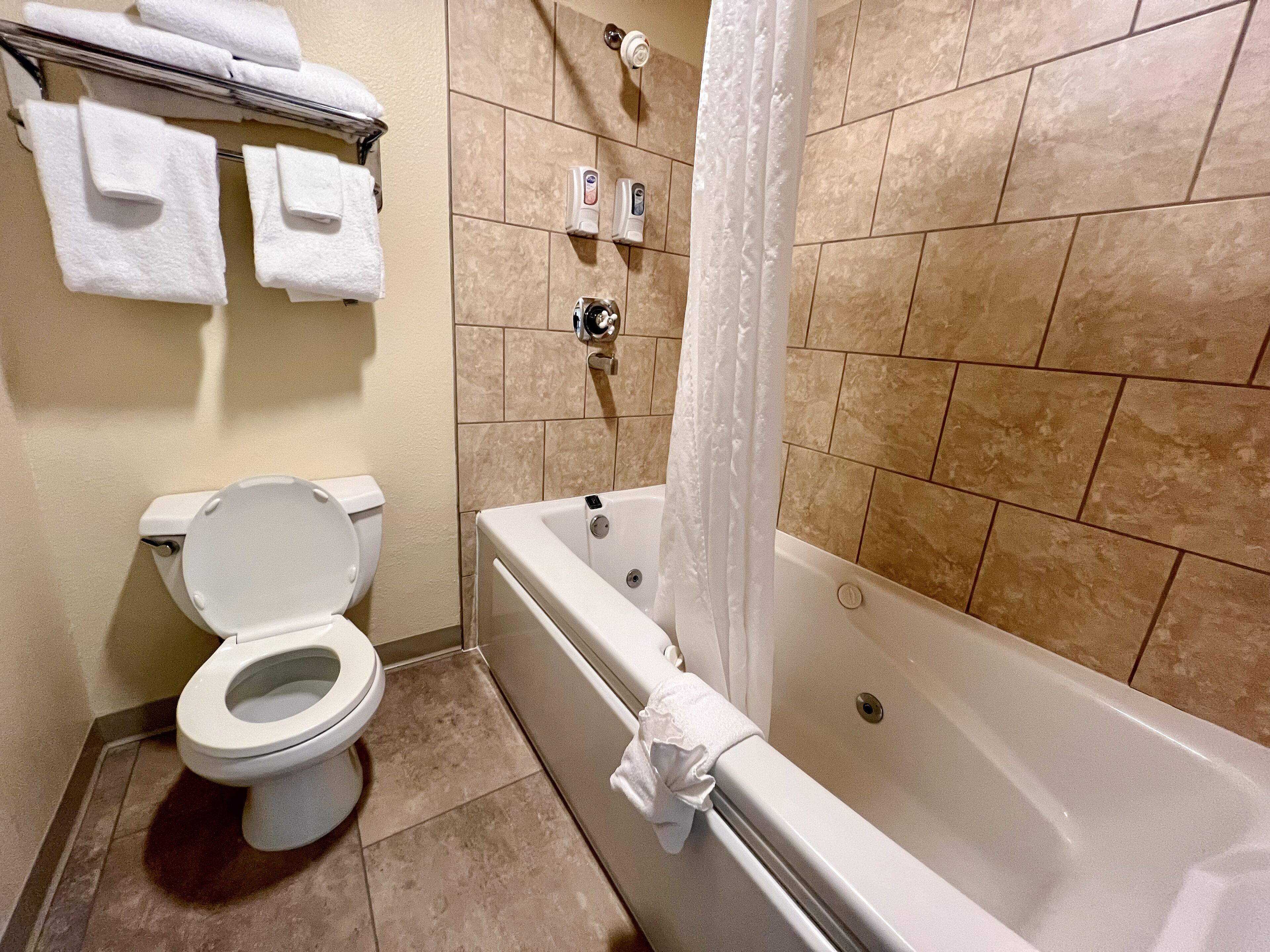 triple room, multiple beds, non smoking | bathroom | free toiletries, hair dryer, towels