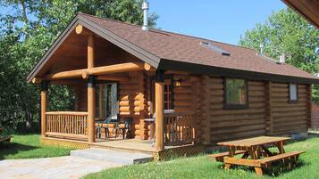 Cabaña de lujo, varias camas, para no fumadores, cocineta | 1 habitación, edredón, decoración personalizada y muebles diferentes