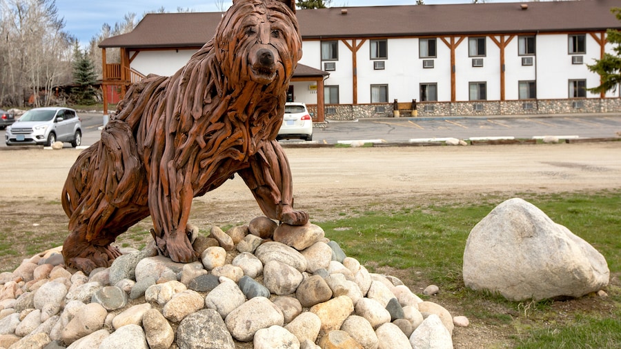 Beartooth Hideaway Inn and Cabins