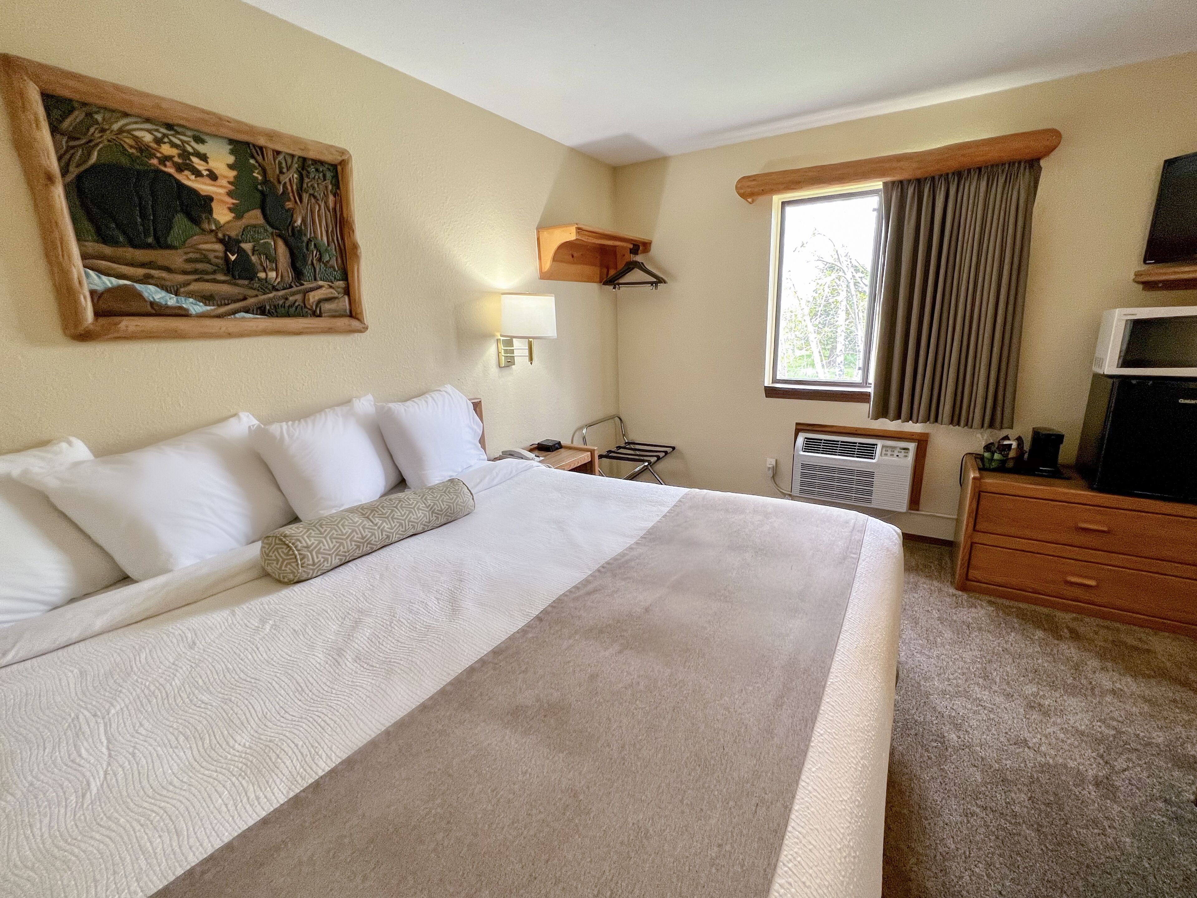 room, 1 king bed, non smoking | 1 bedroom, down duvets, individually decorated, individually furnished