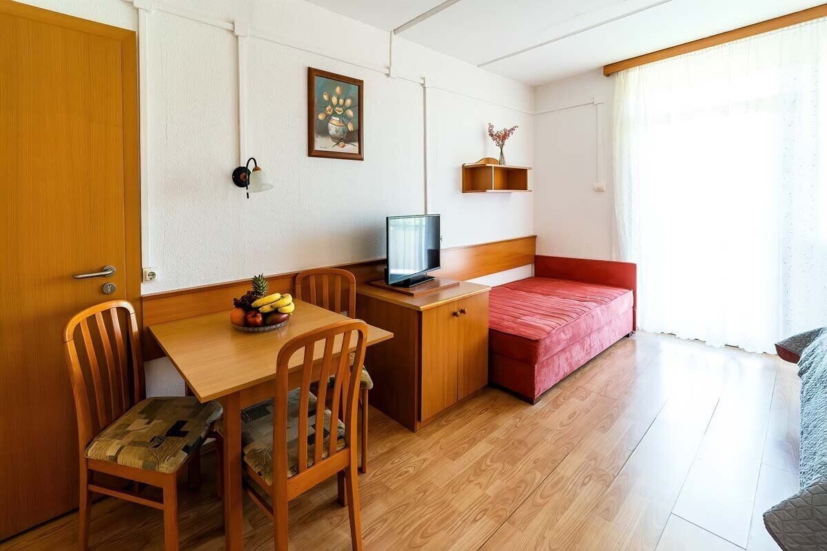 Minibar, caja fuerte, wifi gratis y ropa de cama
