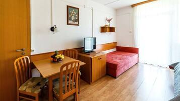 Minibar, caja fuerte, wifi gratis y ropa de cama