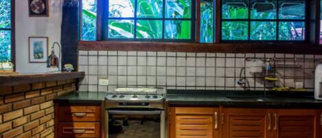 Comfort House, Multiple Beds, Non Smoking | Private kitchen | Fridge, microwave, stovetop, coffee/tea maker