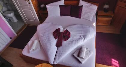 Hotel Napsugár és Gulyás Kunyhó Étterem