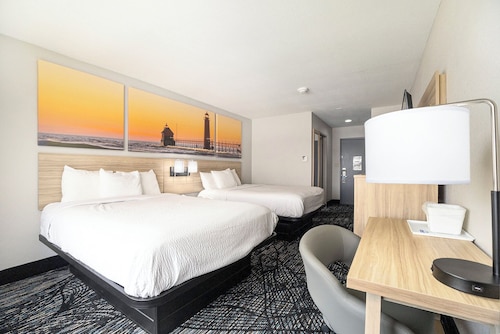 Days Inn & Suites by Wyndham Norton Shores/Muskegon