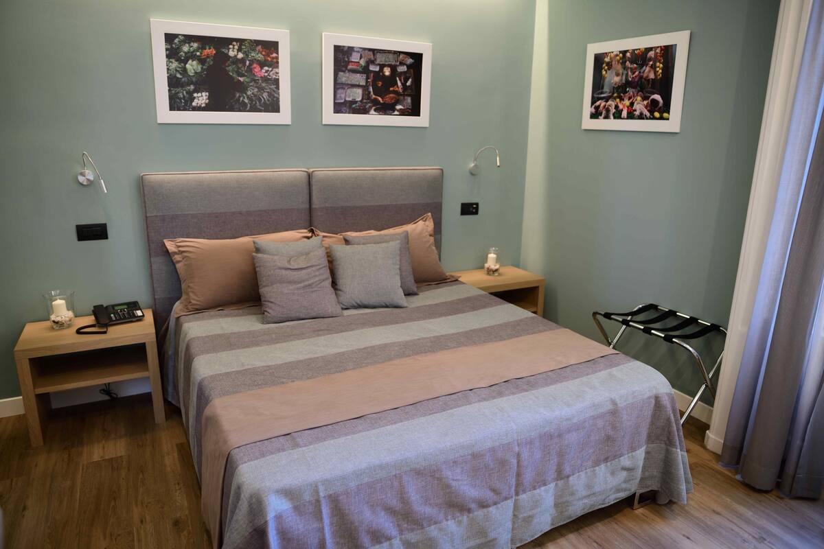 Quarto casal ou duplo superior (Suite Standard) | Lençóis italianos Frette, roupas de cama premium, frigobar