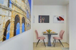 Studio, Balcony (4) | Soundproofing, iron/ironing board, free cribs/infant beds, free WiFi