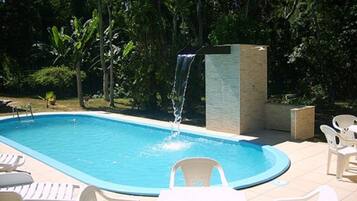 Außenpool, Liegestühle