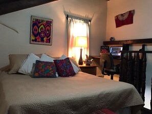 1 chambre, literie de qualité, couette en duvet, décor unique