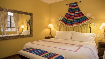 Basic Suite, 1 King Bed, Non Smoking
