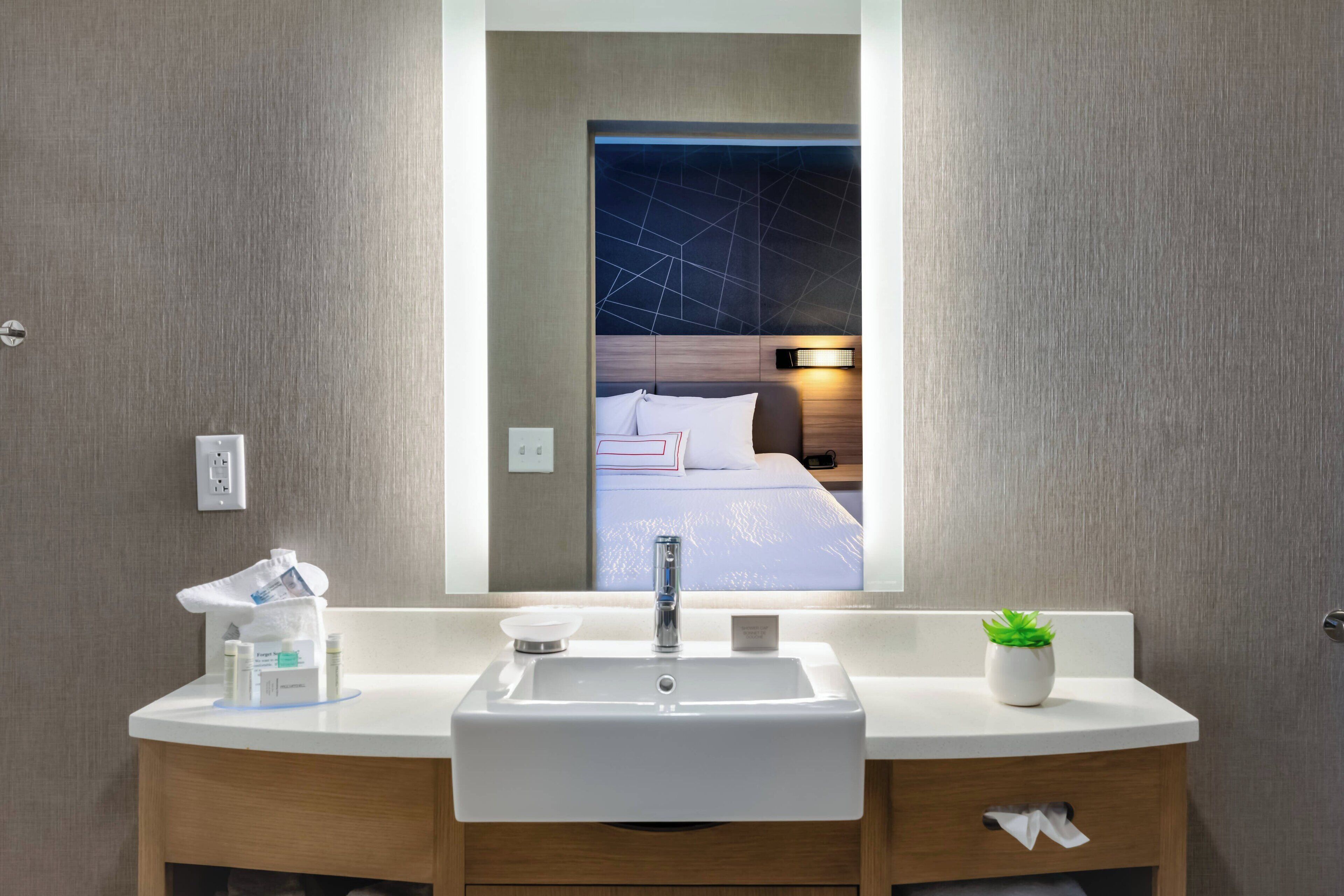 suite, 2 queen beds | desk, iron/ironing board, free wifi, bed sheets