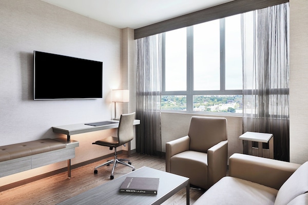 TV de tela plana 55 polegadas com canais a cabo, TV, Netflix