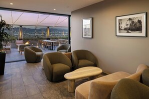 Tapas bar - AC Hotel by Marriott Beverly Hills (Los Angeles)