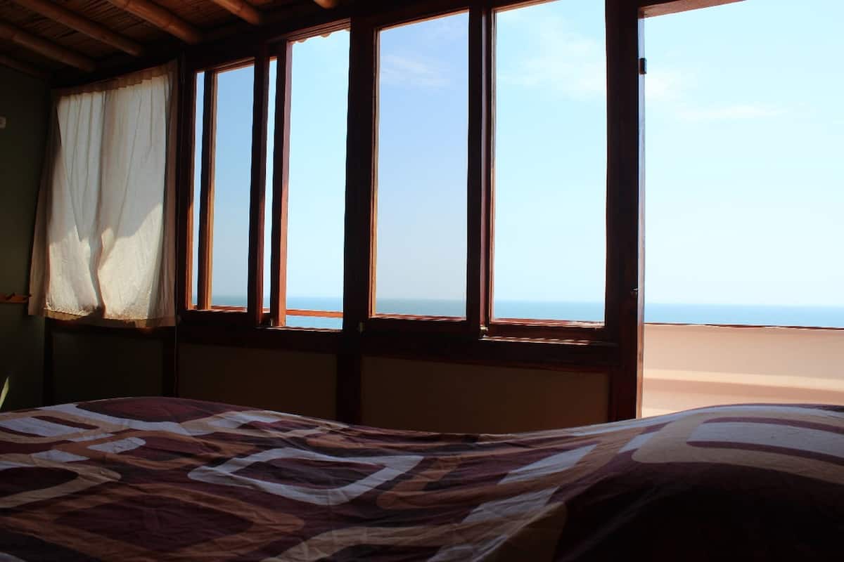 Wifi gratis, decoración personalizada y ropa de cama