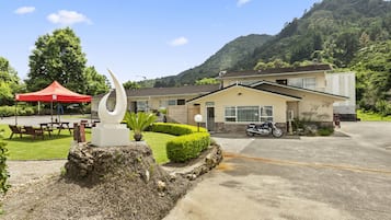 施設の正面