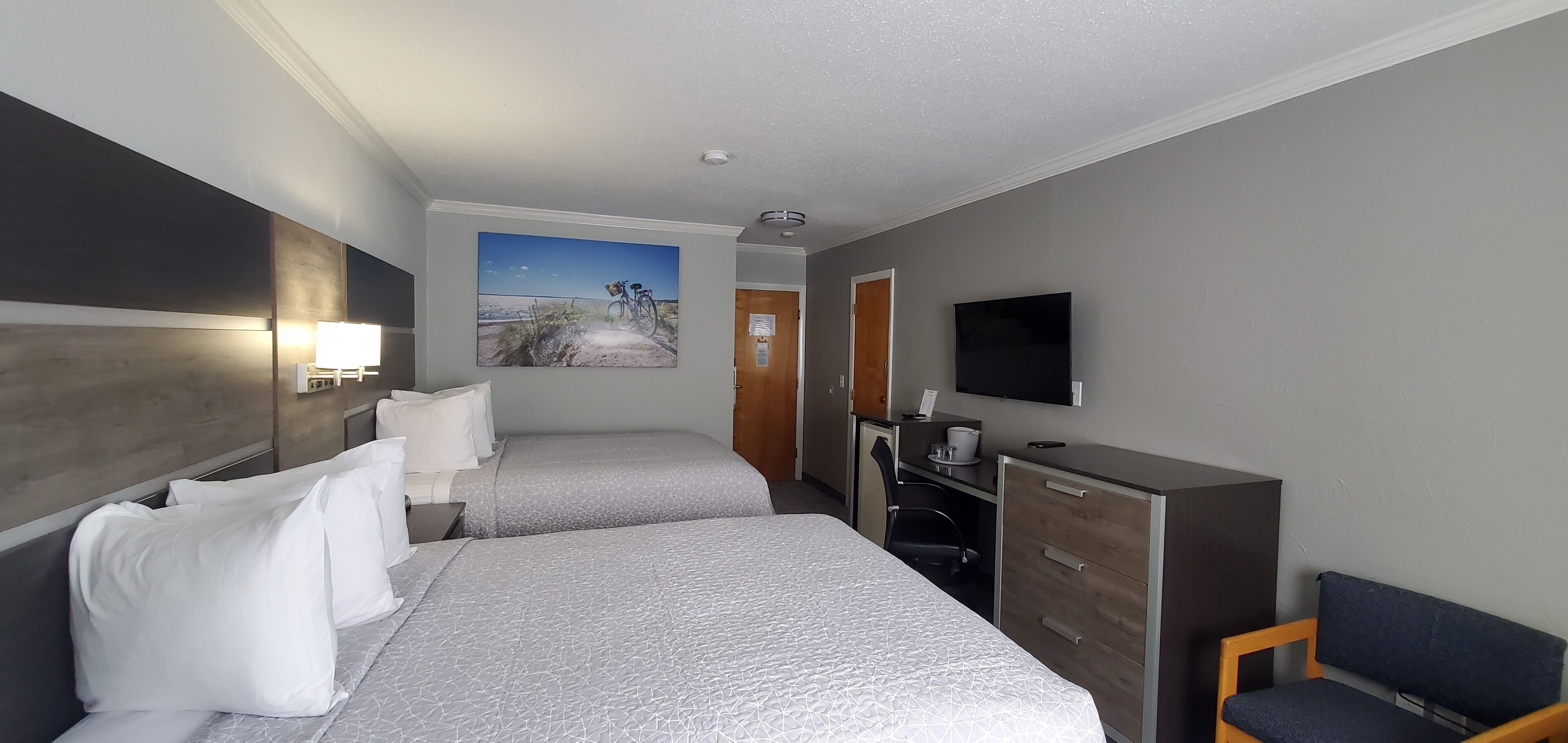 1 bedroom, desk, iron/ironing board, travel cot