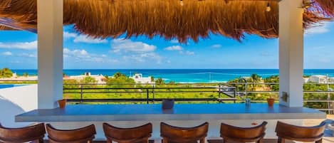 Bar (in der Unterkunft)