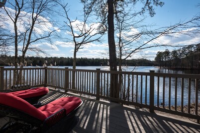 Lake House Waterfront Cabin Stunning views best home for bird watchers serenity