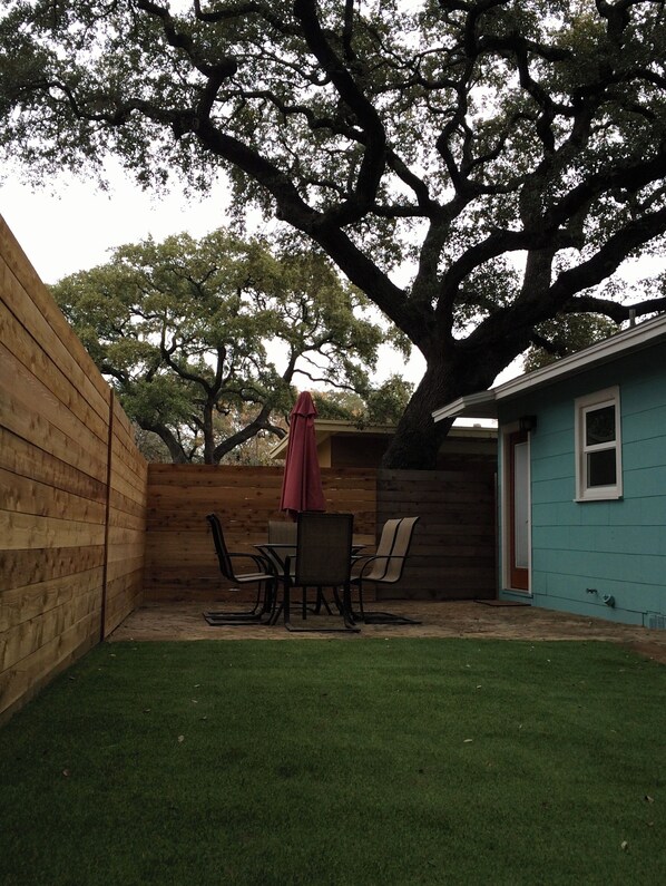 Outdoor dining